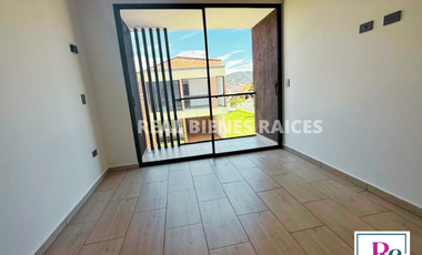 ¡Se vende hermosa casa medianera en unidad cerrada!