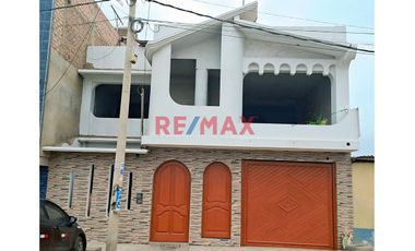 Venta De Casa En Av. Costanera – Barranca