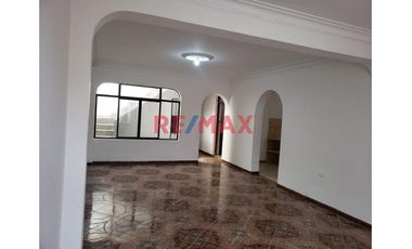 Venta De Casa En Av. Costanera – Barranca