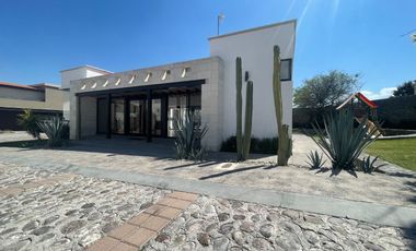 Estrena casa con acabados premium y grandes espacios en La Vista