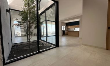 Estrena casa con acabados premium y grandes espacios en La Vista