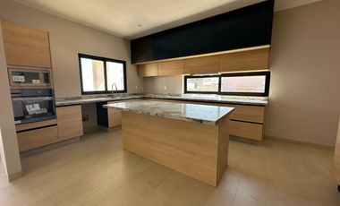 Estrena casa con acabados premium y grandes espacios en La Vista