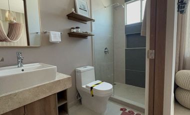 Casa de 2 niveles con 3 Recámaras con Jardín de 40 m2