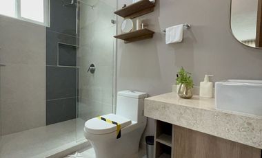 Casa de 2 niveles con 3 Recámaras con Jardín de 40 m2