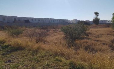 Terreno ubicado enfrente de Fraccionamiento Puerta Verona