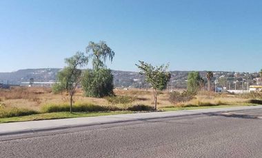 Terreno ubicado enfrente de Fraccionamiento Puerta Verona