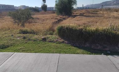 Terreno ubicado enfrente de Fraccionamiento Puerta Verona