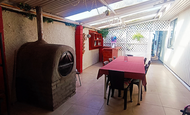 Vendo Casa de cuatro dormitorios y de un piso en Quilpue