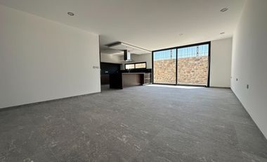 Estrena casa con excelentes espacios y acabados en Lomas del Campanario Norte