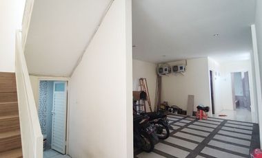 Kost Putri Dekat FK UNAIR Kampus A, Grand City Mall, Tunjungan Plaza, RS Siloam Surabaya