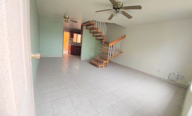 CASA EN VENTA EN COLINAS DE CALIFORNIA TIJUANA, PRIVADA CON PORTÓN