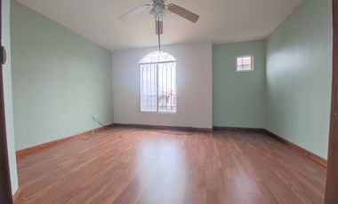 CASA EN VENTA EN COLINAS DE CALIFORNIA TIJUANA, PRIVADA CON PORTÓN