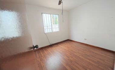 CASA EN VENTA EN COLINAS DE CALIFORNIA TIJUANA, PRIVADA CON PORTÓN