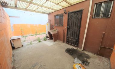 CASA EN VENTA EN COLINAS DE CALIFORNIA TIJUANA, PRIVADA CON PORTÓN