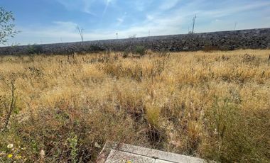 Terreno en Condominio San Lorenzo, Lomas del Campanario Norte