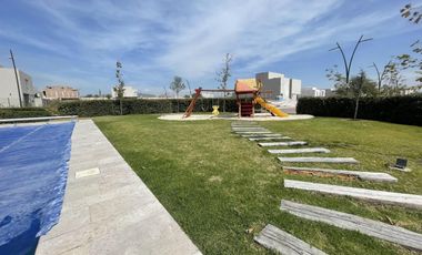 Terreno en Condominio San Lorenzo, Lomas del Campanario Norte
