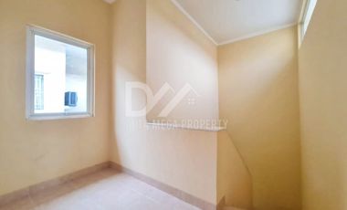 Di Jual Cepat Rumah 2 Lantai Murah BU, dalam Cluster Graha Raya - Tangerang
