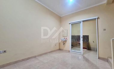 Di Jual Cepat Rumah 2 Lantai Murah BU, dalam Cluster Graha Raya - Tangerang