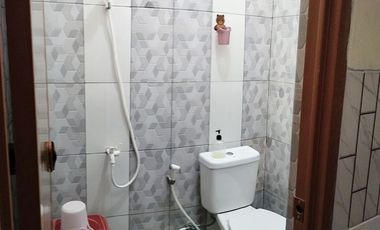 Premium Kost Carport Depan Kamar