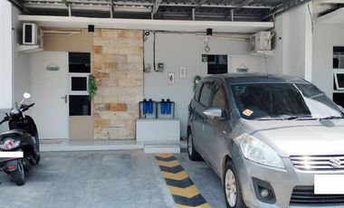 Premium Kost Carport Depan Kamar