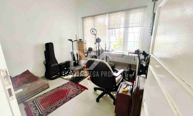 Dijual Rumah Nyaman tanah Luas, Lokasi Strategis Bebas Banjir di Graha Bintaro, Tangerang Selatan