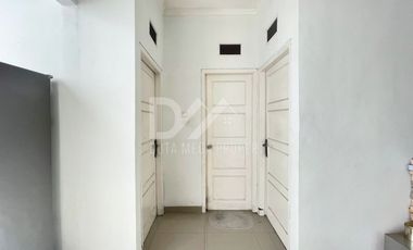 Di Jual Cepat Rumah tanah luas, Lokasi Strategis Bebas banjir, Sangat terawat SIAP HUNI dalam Cluster Graha Raya - Tangerang Selatan