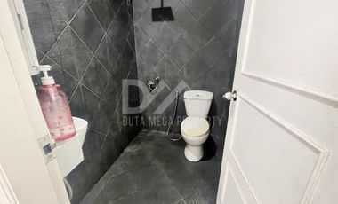 Di Jual Cepat Rumah tanah luas, Lokasi Strategis Bebas banjir, Sangat terawat SIAP HUNI dalam Cluster Graha Raya - Tangerang Selatan