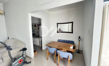 Di Jual Cepat Rumah tanah luas, Lokasi Strategis Bebas banjir, Sangat terawat SIAP HUNI dalam Cluster Graha Raya - Tangerang Selatan