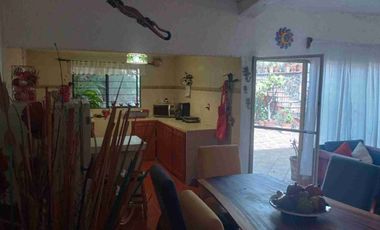 Tlayacapan, Morelos, vendo bonita, cómoda y bien ubicada casa sola, de un solo nivel, buen estilo acorde a la zona, con todos los servicios y escriturada.