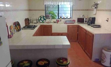 Tlayacapan, Morelos, vendo bonita, cómoda y bien ubicada casa sola, de un solo nivel, buen estilo acorde a la zona, con todos los servicios y escriturada.