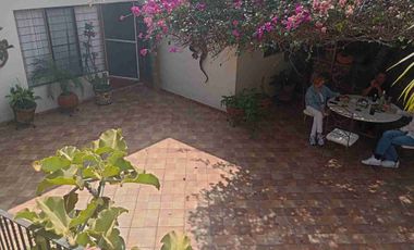 Tlayacapan, Morelos, vendo bonita, cómoda y bien ubicada casa sola, de un solo nivel, buen estilo acorde a la zona, con todos los servicios y escriturada.