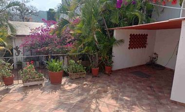 Tlayacapan, Morelos, vendo bonita, cómoda y bien ubicada casa sola, de un solo nivel, buen estilo acorde a la zona, con todos los servicios y escriturada.