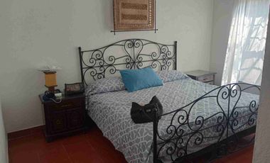 Tlayacapan, Morelos, vendo bonita, cómoda y bien ubicada casa sola, de un solo nivel, buen estilo acorde a la zona, con todos los servicios y escriturada.