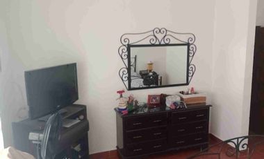 Tlayacapan, Morelos, vendo bonita, cómoda y bien ubicada casa sola, de un solo nivel, buen estilo acorde a la zona, con todos los servicios y escriturada.