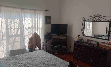 Tlayacapan, Morelos, vendo bonita, cómoda y bien ubicada casa sola, de un solo nivel, buen estilo acorde a la zona, con todos los servicios y escriturada.