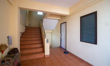 4 storey Apartment building for sale, total 24 rooms, land area 60 Square Wa , usable area 582 square meters, Soi Khlong Luang 1,