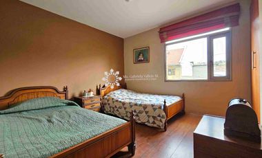 EN VENTA - INCREÍBLE DEPARTAMENTO DE 2 HABITACIONES CON BALCÓN Y JARDÍN.