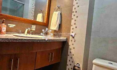EN VENTA - INCREÍBLE DEPARTAMENTO DE 2 HABITACIONES CON BALCÓN Y JARDÍN.