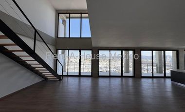 Penthouse con cuarto de servicio y 3 recámaras, Altos de Juriquilla. RENTA