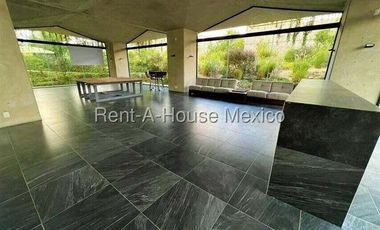 Penthouse con cuarto de servicio y 3 recámaras, Altos de Juriquilla. RENTA