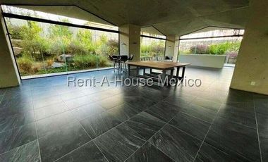 Penthouse con cuarto de servicio y 3 recámaras, Altos de Juriquilla. RENTA
