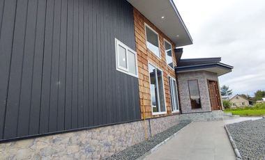 Casa en Parcela Chamiza