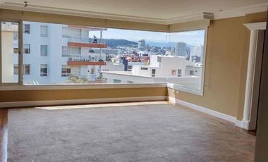 Arriendo departamento 4 dormitorios cada uno con baño, Quito Tenis