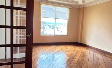 Arriendo departamento 4 dormitorios cada uno con baño, Quito Tenis