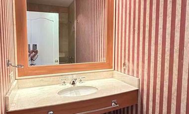 Arriendo departamento 4 dormitorios cada uno con baño, Quito Tenis