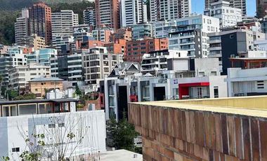 Arriendo departamento 4 dormitorios cada uno con baño, Quito Tenis