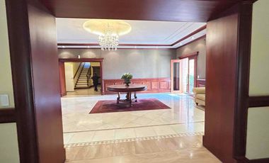 Arriendo departamento 4 dormitorios cada uno con baño, Quito Tenis