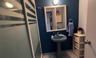 Casa Familiar en Calle Cerrada – ¡Privacidad y Conectividad!