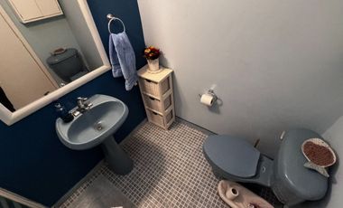 Casa Familiar en Calle Cerrada – ¡Privacidad y Conectividad!