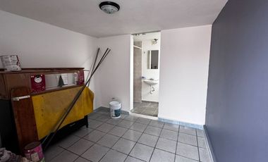 Casa Familiar en Calle Cerrada – ¡Privacidad y Conectividad!